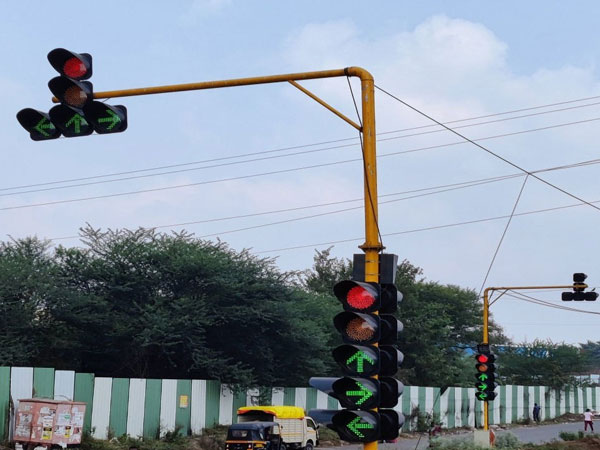 trafic-signal-pole